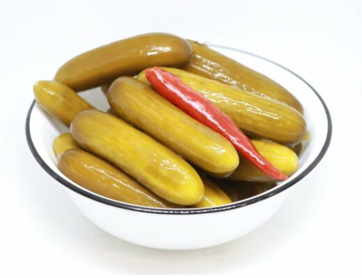 מלפפון חמוץ במלח